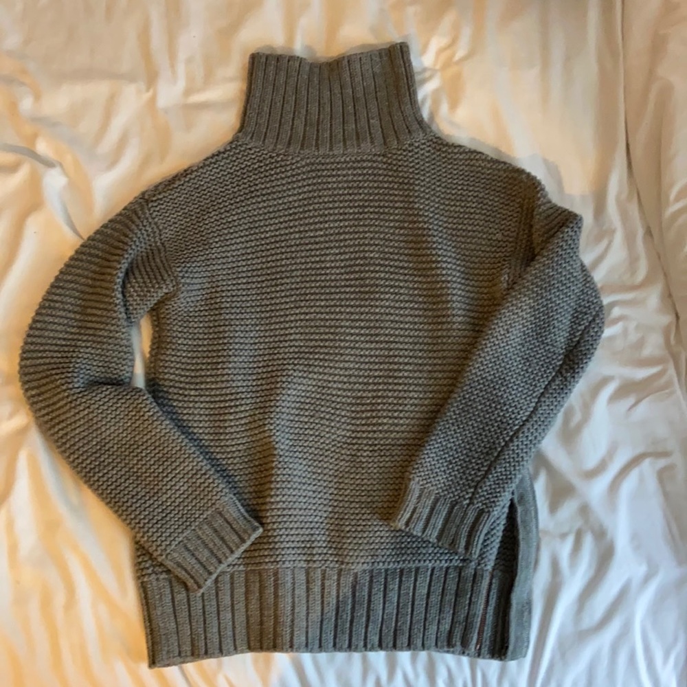 Lululemon turtleneck sweater